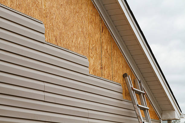 Professional Siding Contractor technician working in Elizabeth, PA